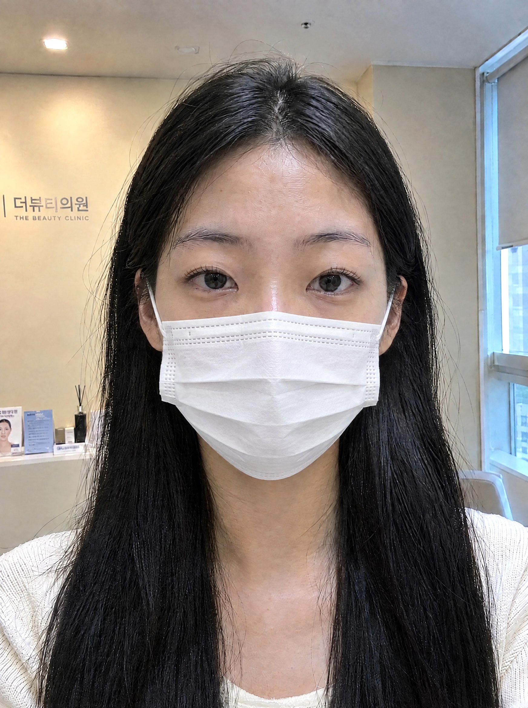 속눈썹 시술 후 연출 이미지