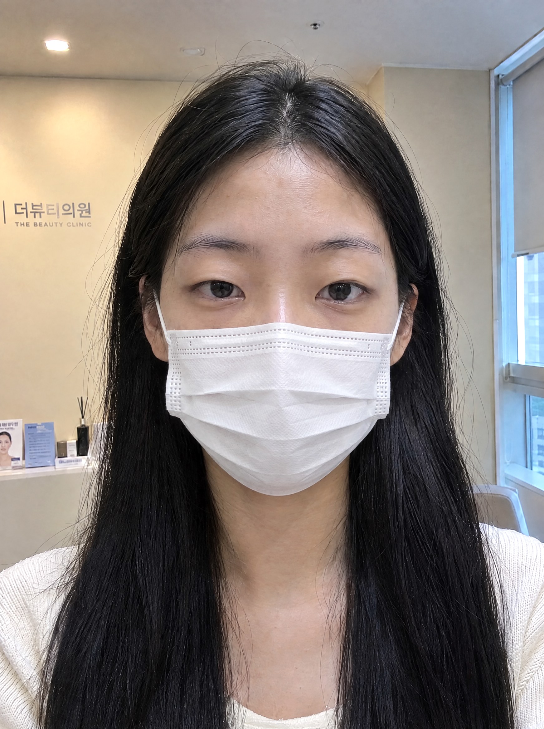 속눈썹 시술 전 연출 이미지